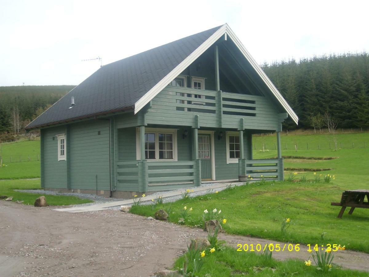 Parkmore Holiday Cottages Дафтаун Экстерьер фото